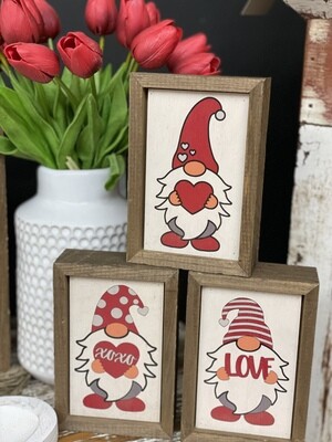 6x4 Valentine Gnome sign