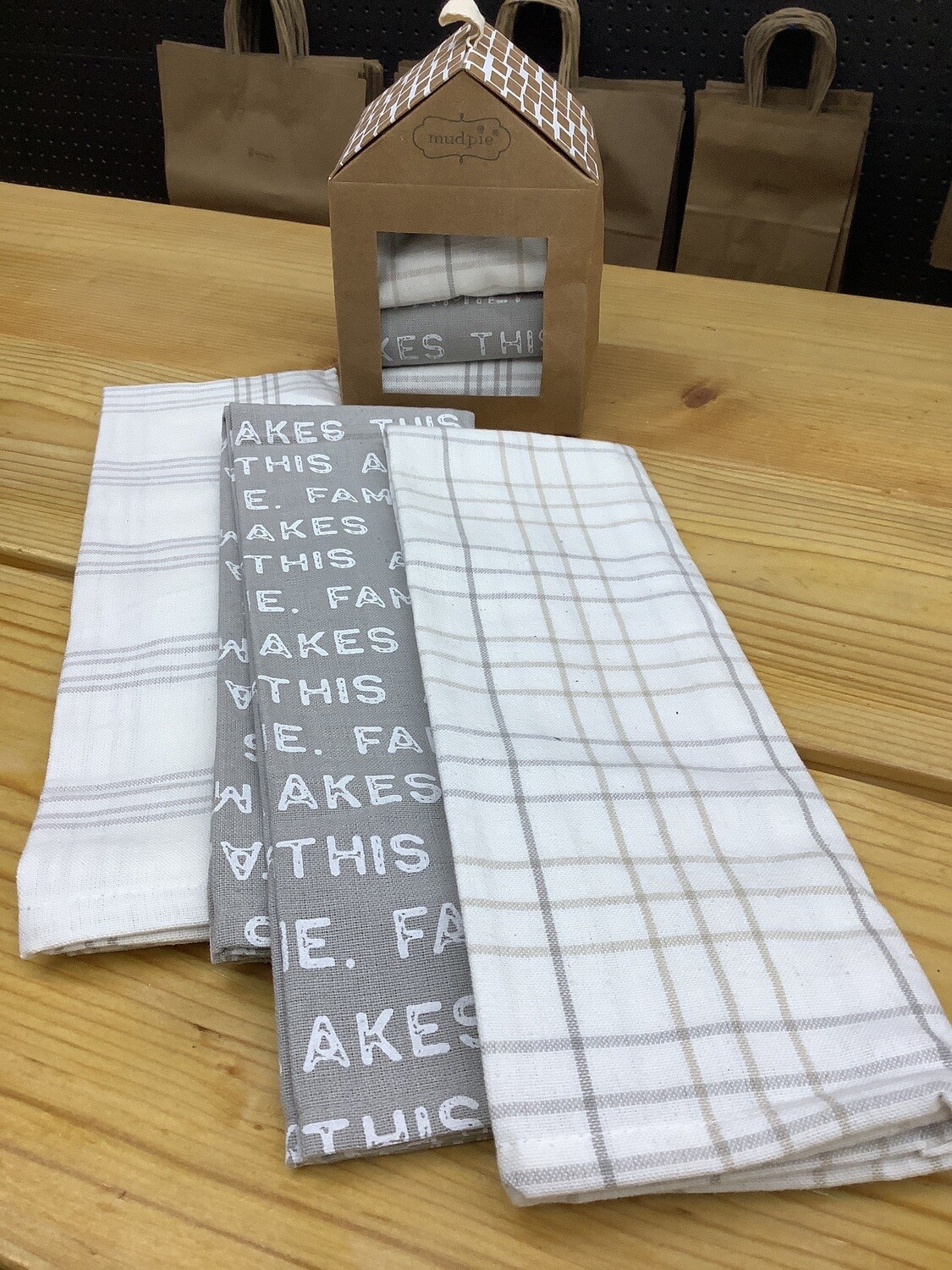 Mud pie towel set