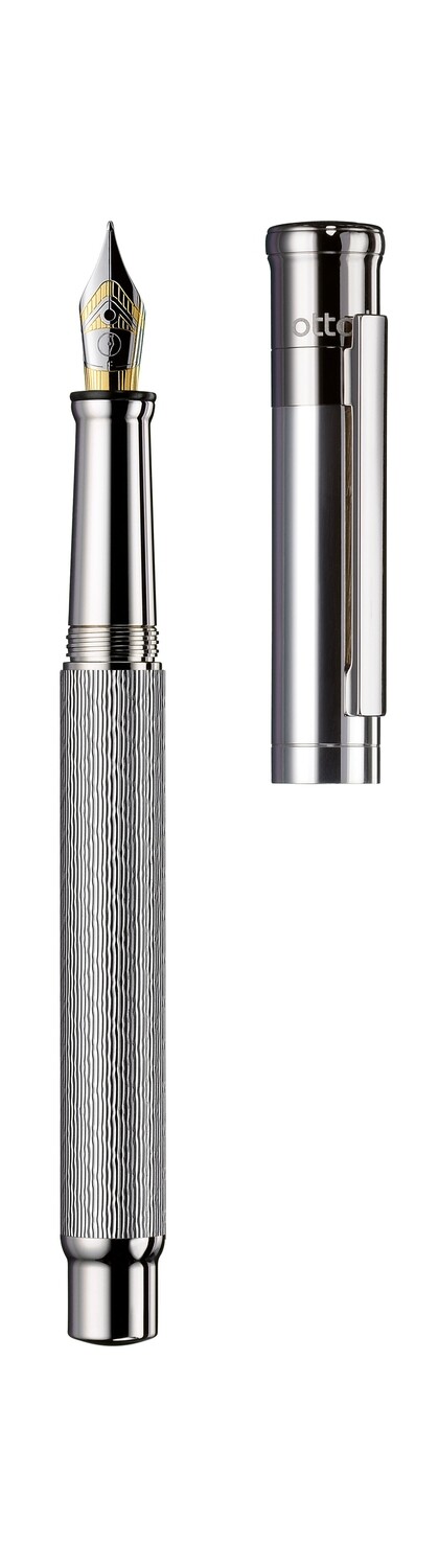 Design 04 Fountain pen 18ct Gold, cap and barrel AG925 princess cut guilloché, fittings platinum plated
