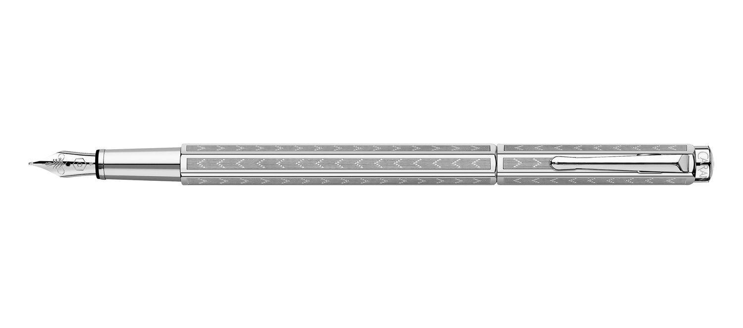 ECRIDOR™ CHEVRON Platinum Fountain Pen M