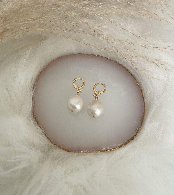 Pearls Gold Earrings