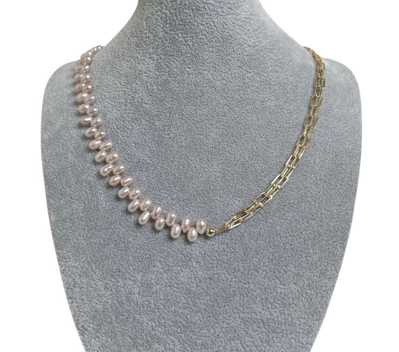 Minnie Rose Pearls Necklace