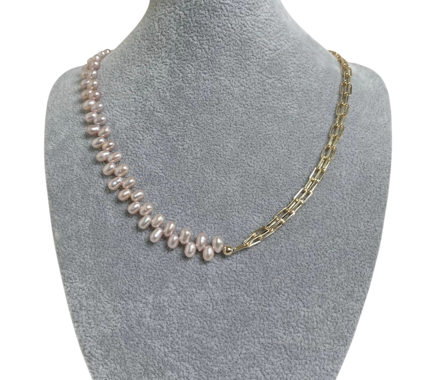 Minnie Rose Pearls Necklace