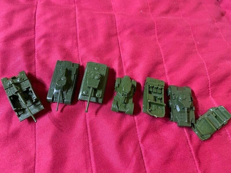 Lotto di 7 mezzi militari - IPA - Plastica anni 70
