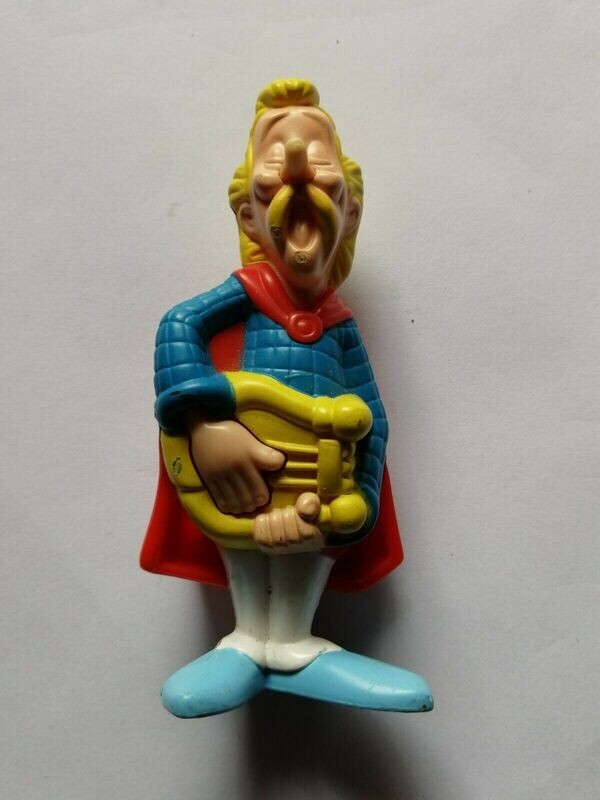Personaggio Assourancetourix (Asterix) suona lira sorpresina Happy Meal MC DONALD'`S 2008