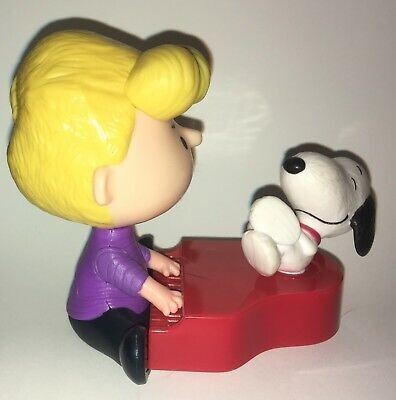 schroeder al piano con snoopy mc donald 10 cm