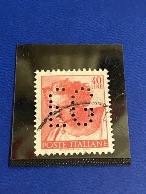 Francobollo - Usato - Italia - 1961 - Head of the prophet Daniel (PERFIN E.G: - Egidio Galbani) - Michelangiolesca - ₤ - Italia - lira 40