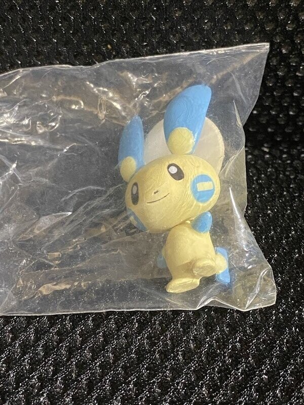 Tomy Pokemon bobble heads gashapon fig.3 Minun