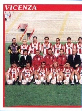 Figurina - Calciatori Panini 1998-99 - Sticker 393 Vicenza Squadra parte A -   Nuova - ITALIA