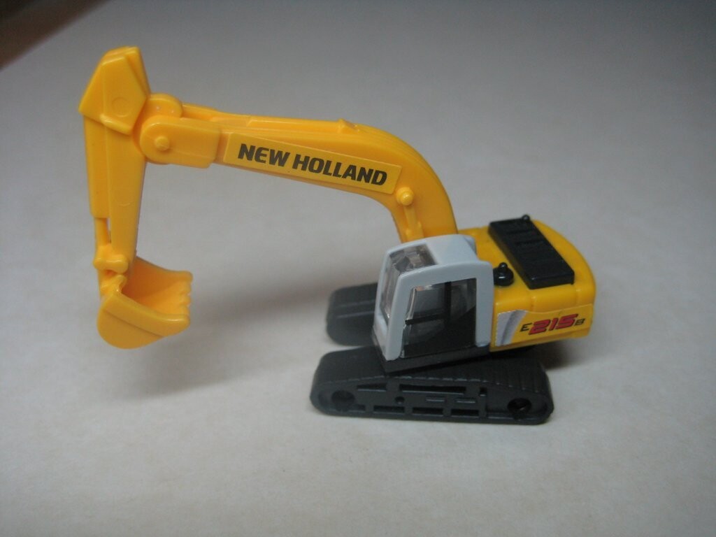 Kinder sorpresa NV096 - Scavatore new Holland no bpz