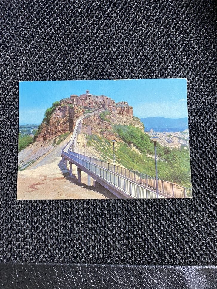 Cartolina Formato Grande Civita di Bagnoregio  (VT) panorama Non viaggiata-colori