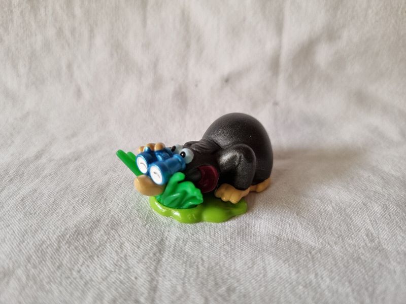 Kinder sorpresa Talpe Spie in giardino Ben Ocolo no bpz
