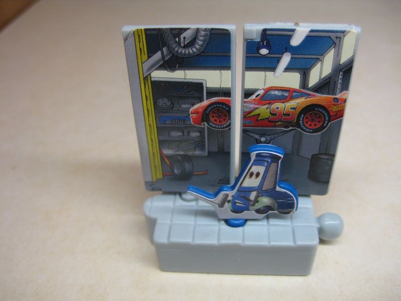 kinder sorpresa 2S-210 - CARS - Saetta rotante no BPZ