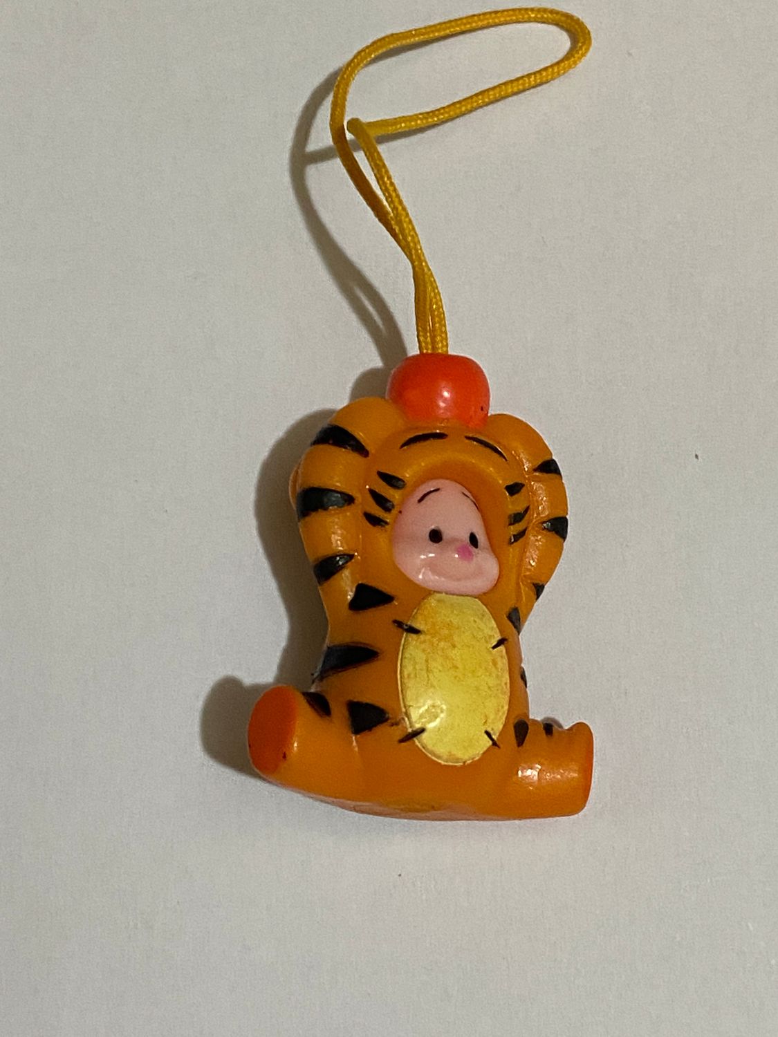 TOMY Personaggio WINNIE THE POOH Disney Animal Wear Celebration Winnie Pimpi