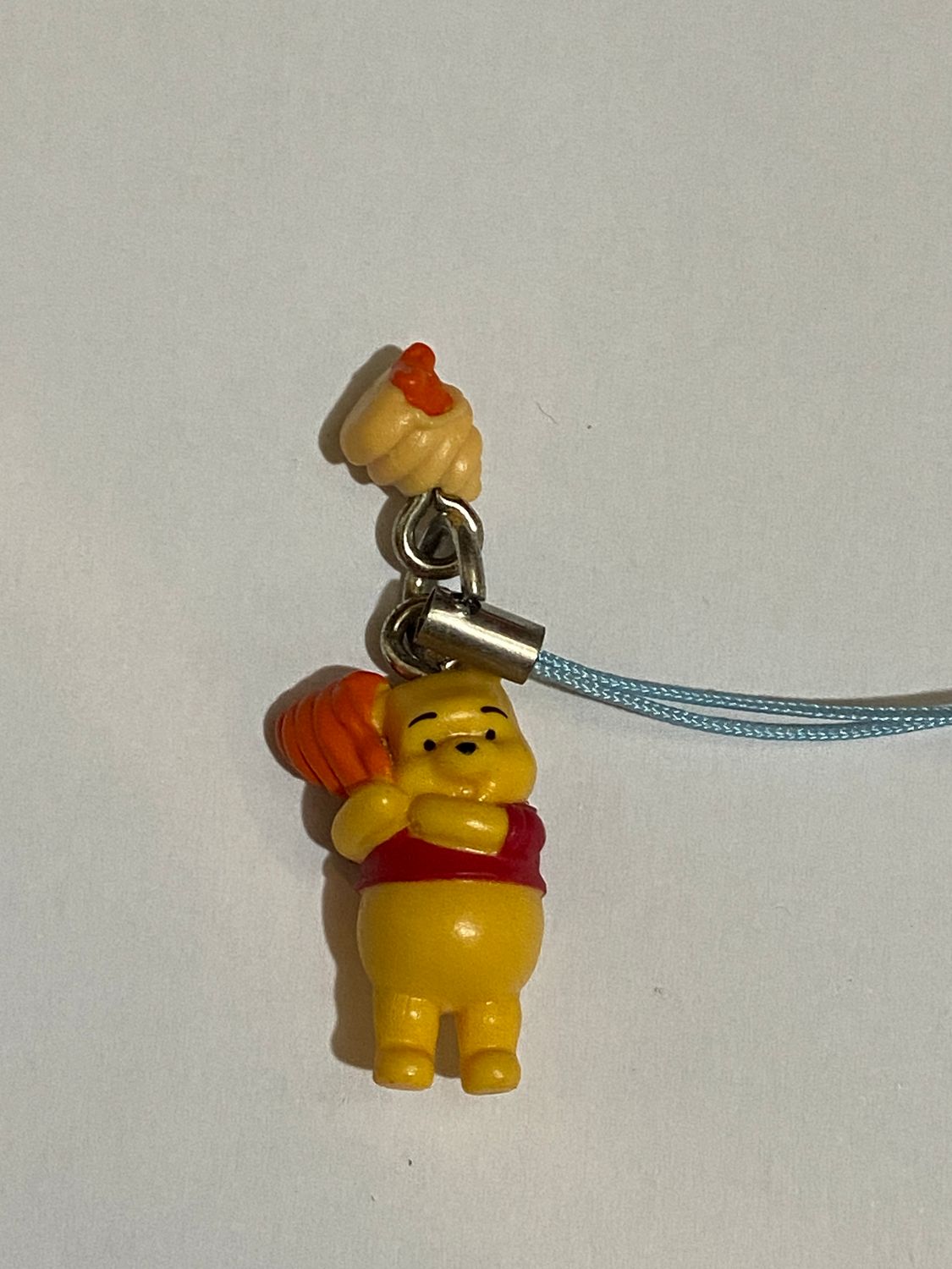 TOMY Personaggio WINNIE THE POOH Disney Mascots Edition Quadrifoglio