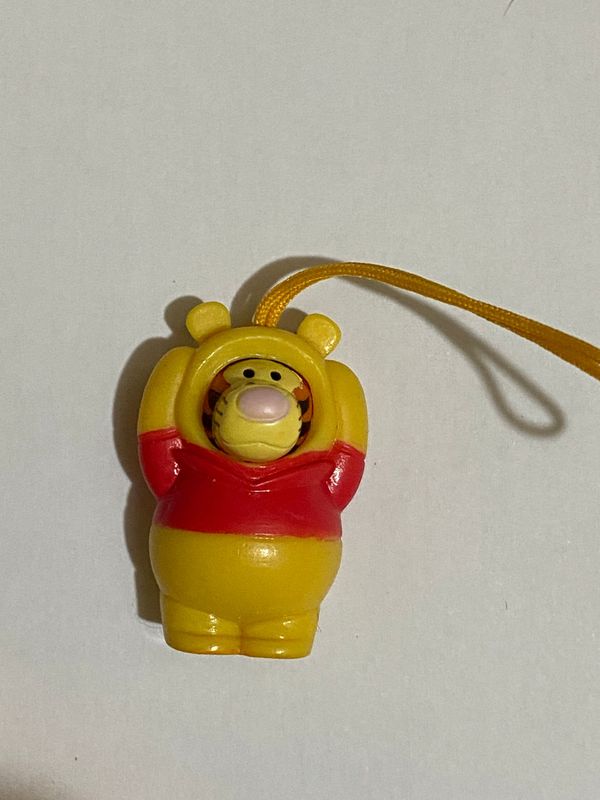 TOMY Personaggio WINNIE THE POOH Disney Animal Wear Celebration Tigro Winnie