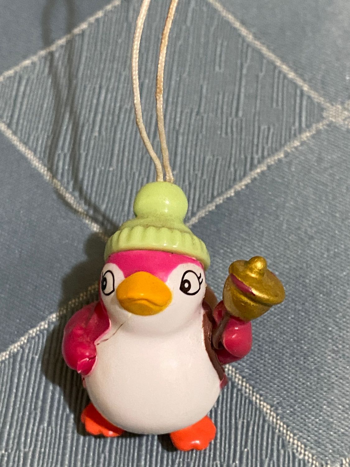 Kinder sorpresa UN104 - Pinguino Natale 2010