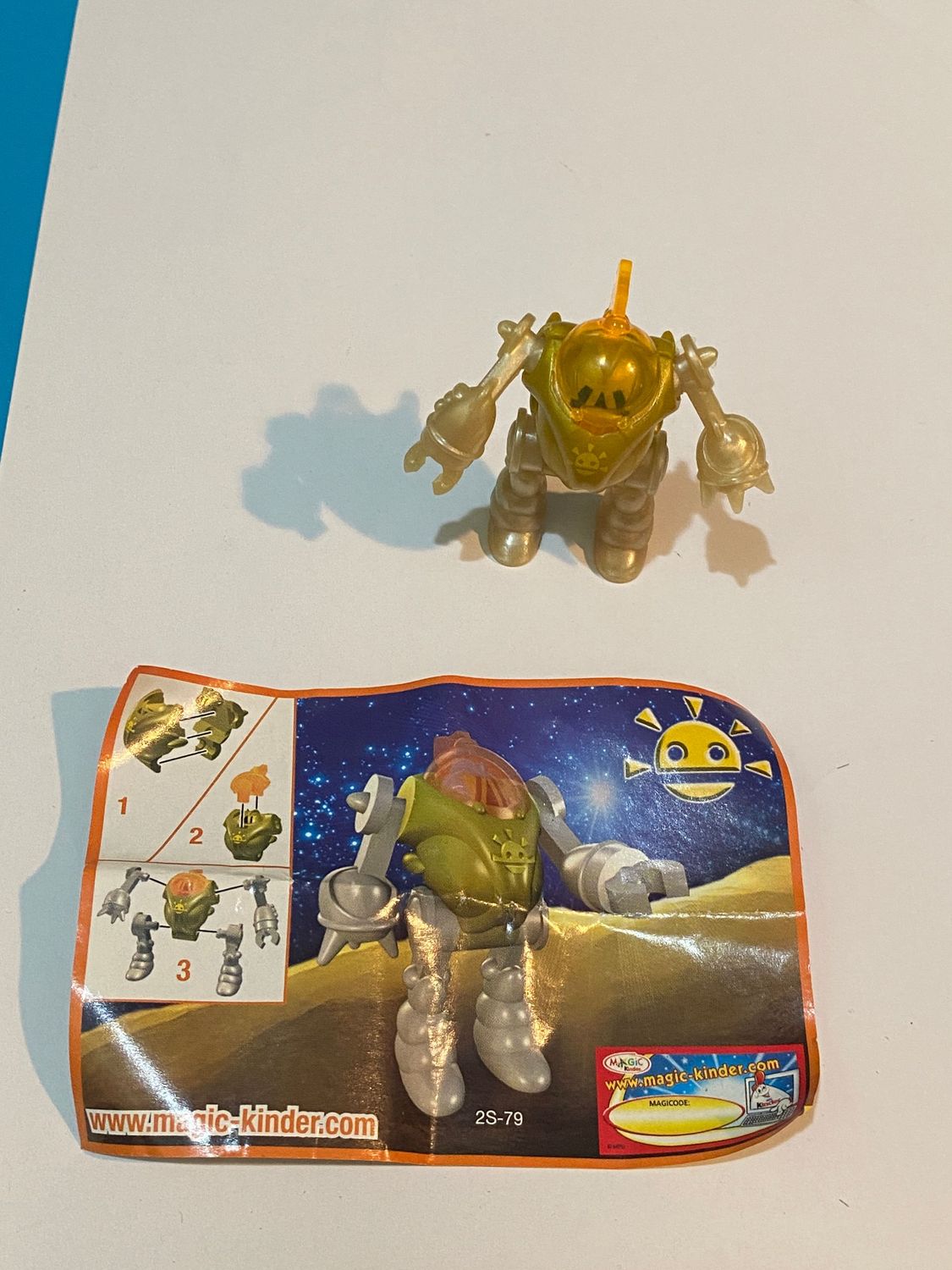 kinder sorpresa 2S-N. 79 -Extrarobots 2006 - Robot  gruppo sole + BPZ
