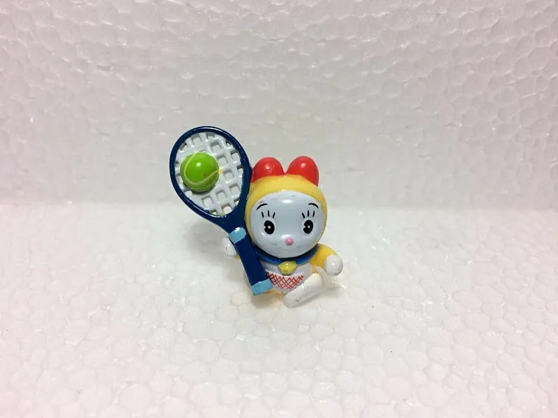 Kinder sorpresa Doraemon Dorami con racchetta no BPZ