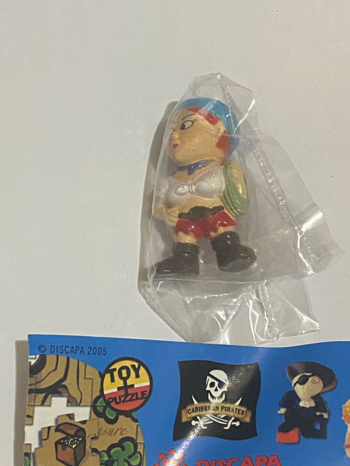 Discapa Pirati Ed. 2005 – Mini Gashapon Donna Pirata con corda  – Vintage rara