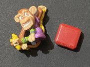Sorpresina Kinder Ferrero Scimmia su Banana con Dado Rosso Vintage - Senza Cartina Sorpresina Kinder Ferrero Scimmia su Banana con Dado Rosso Vintage - Senza Cartina