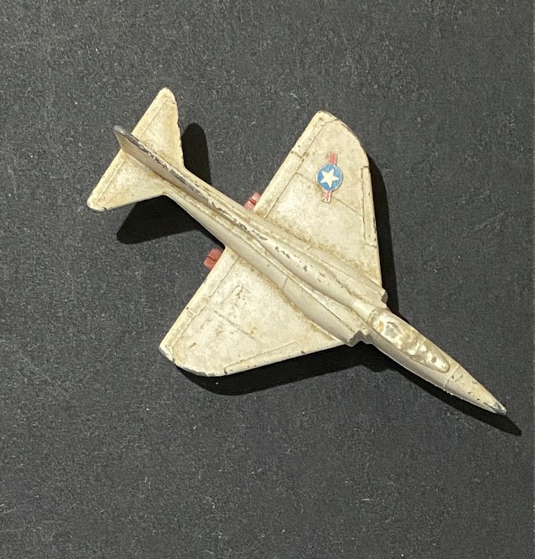 Modellino Aereo Militare Caccia A-4 Skyhawk A211 Made in Italy Vintage https://i.postimg.cc/h4bSGKVv/18364-1.jpg