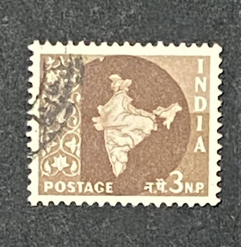 Francobollo India 1957 Mappa dell India 3 nP Marrone Usato Filatelia Francobollo India 1957 Mappa dell India 3 nP Marrone Usato Filatelia