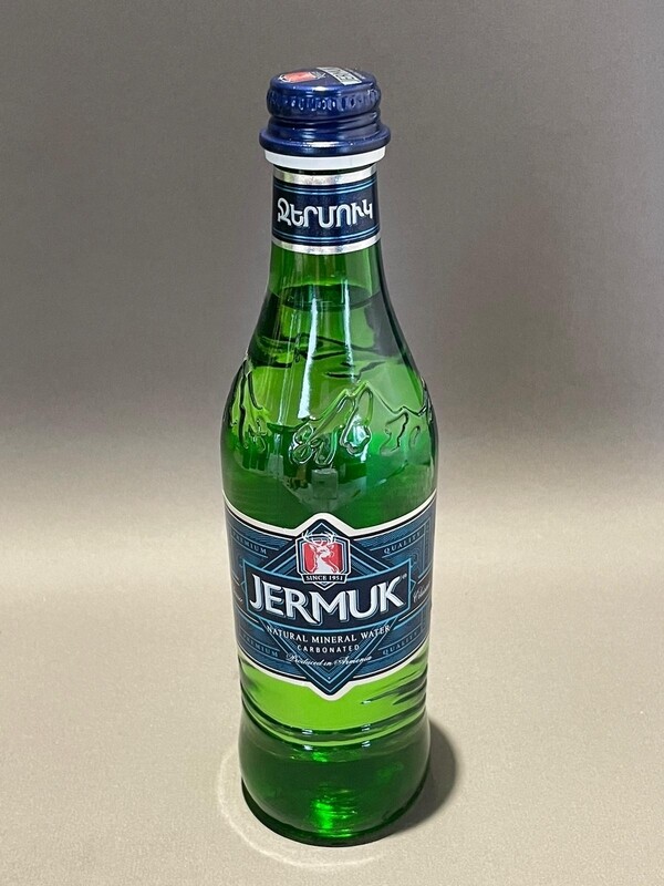 Minerālūdens gāzēts "Jermuk"