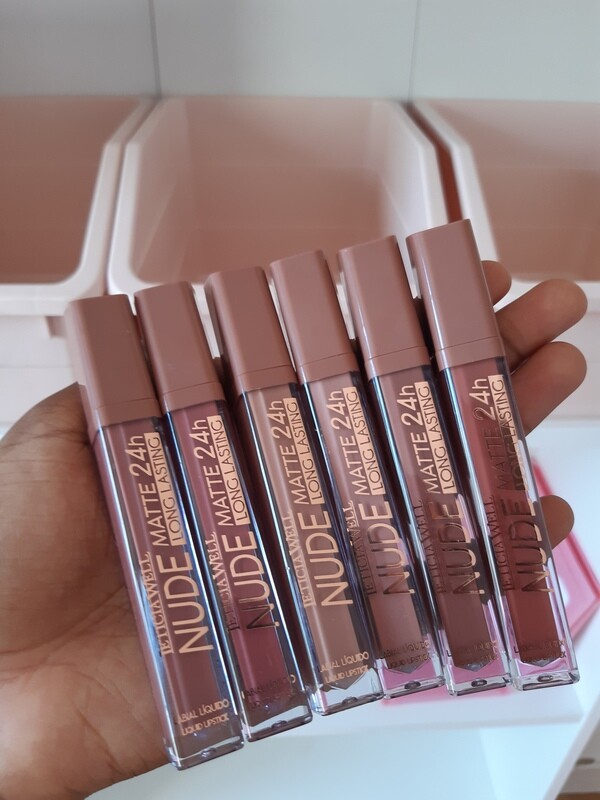Rouge à lèvres mat nude tenue 24h