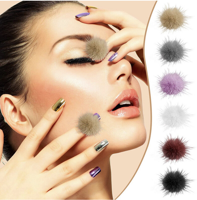 Nail Pom Pom
