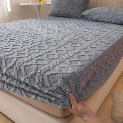 Lyvara Luxury Mattress Cover with 2 Pillow Cases