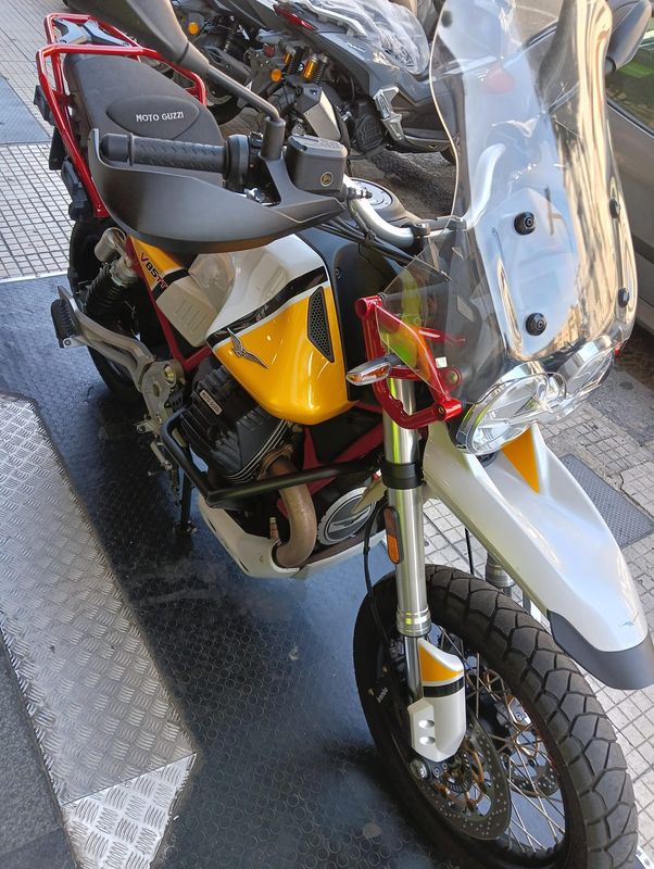 MOTO GUZZI 85TT