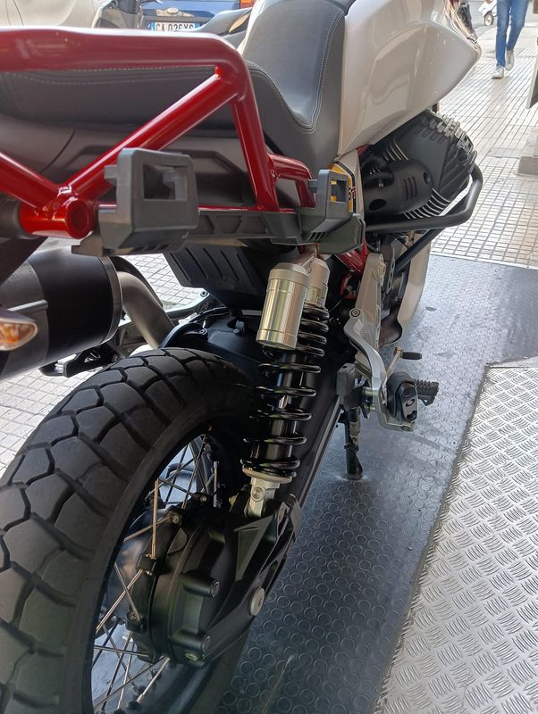 MOTO GUZZI 85TT