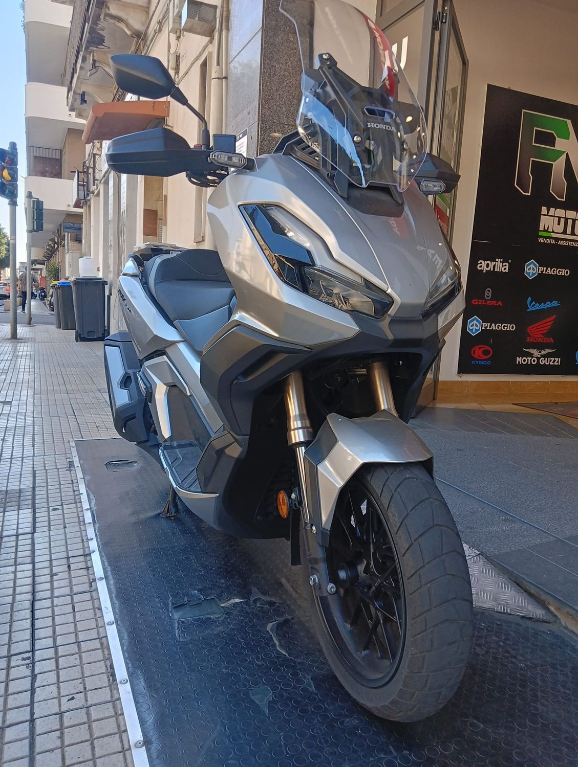 HONDA ADV 350
