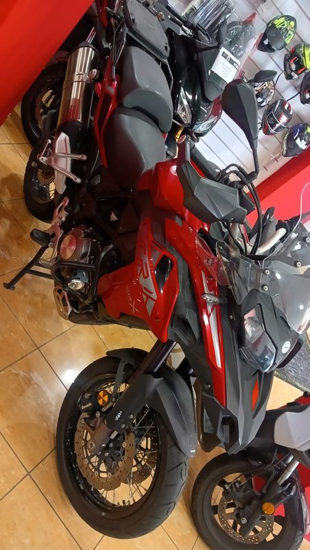BENELLI TRK 502 X BENELLI TRK 502 X