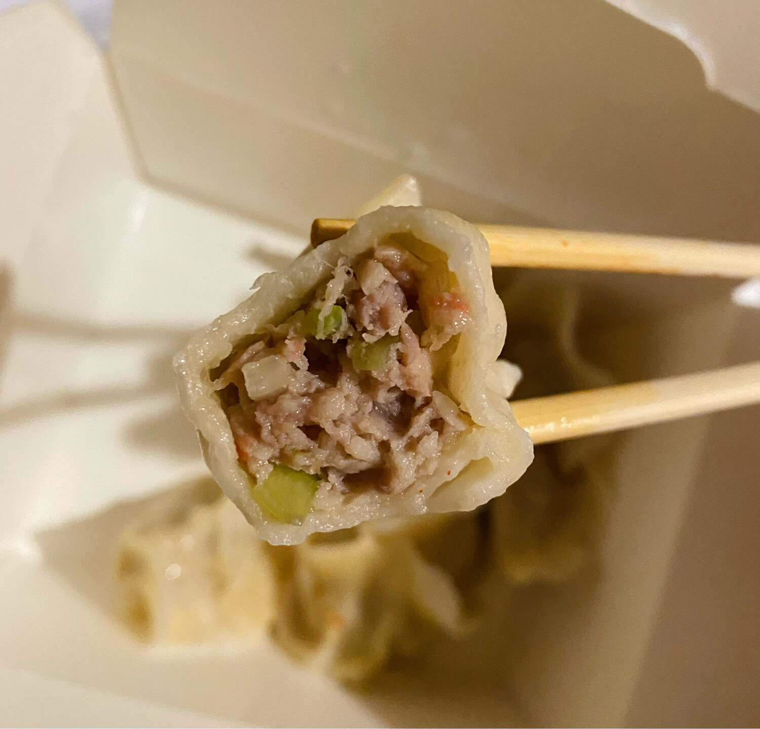 蟹柳芹菜鲜肉水饺 (50)Pork with Celery Dumplings