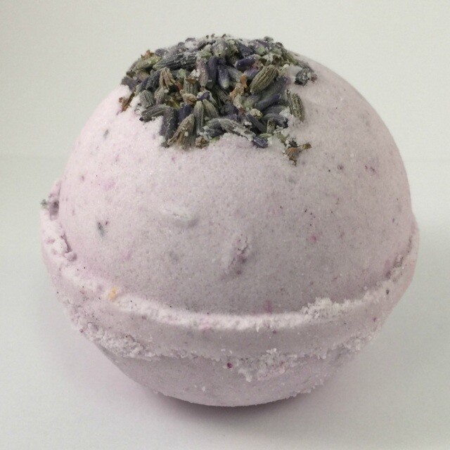 LAVENDER &amp; LACE BATH BOMB