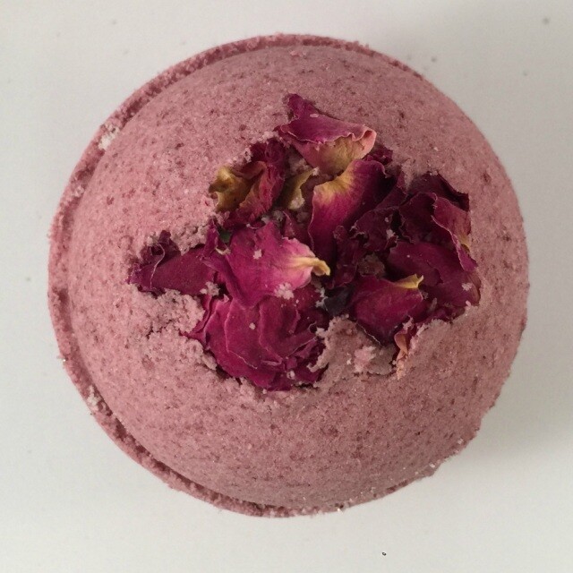 BED OF ROSES BATH BOMB