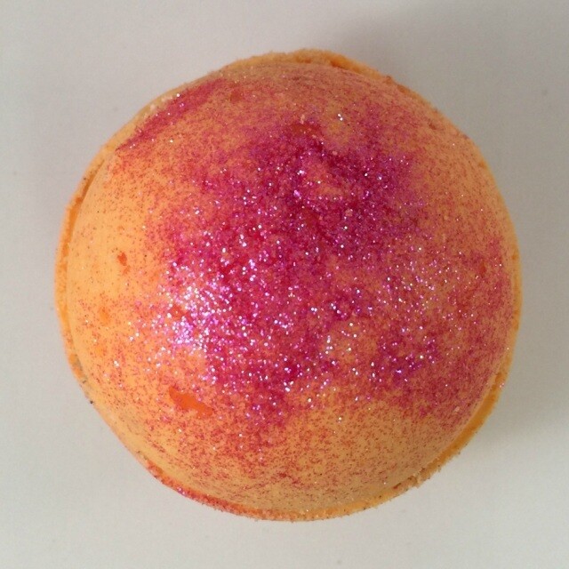 BUBBLEGUM BATH BOMB