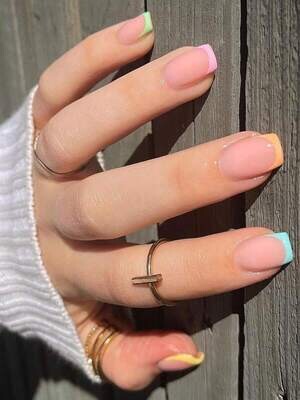 PRESS ON NAILS - PASTEL FRENCH MANICURE