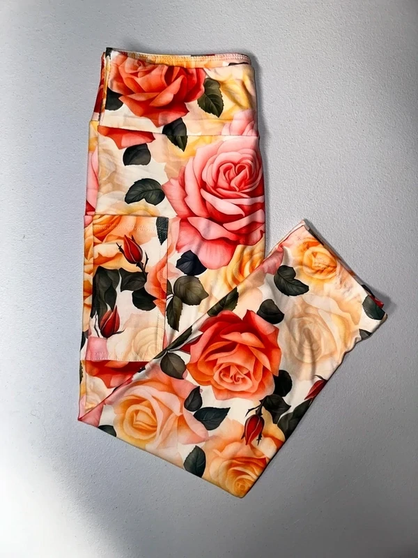 CAPRI LEGGINGS -    CORAL GARDEN FLORAL WITH POCKETS