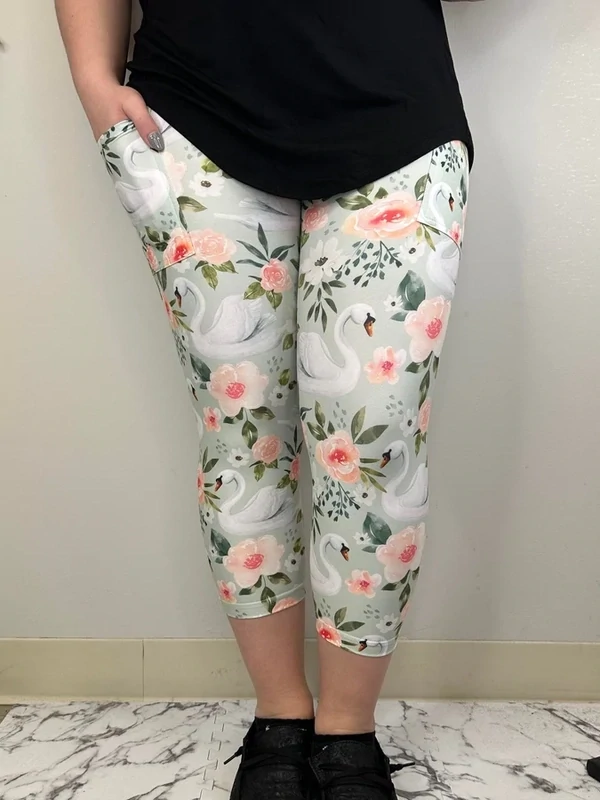 CAPRI LEGGINGS -    SPRING SWANS WITH POCKETS