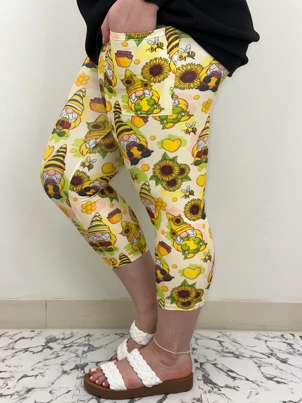 CAPRI LEGGINGS -    HONEY BEES &amp; GNOMES WITH POCKETS