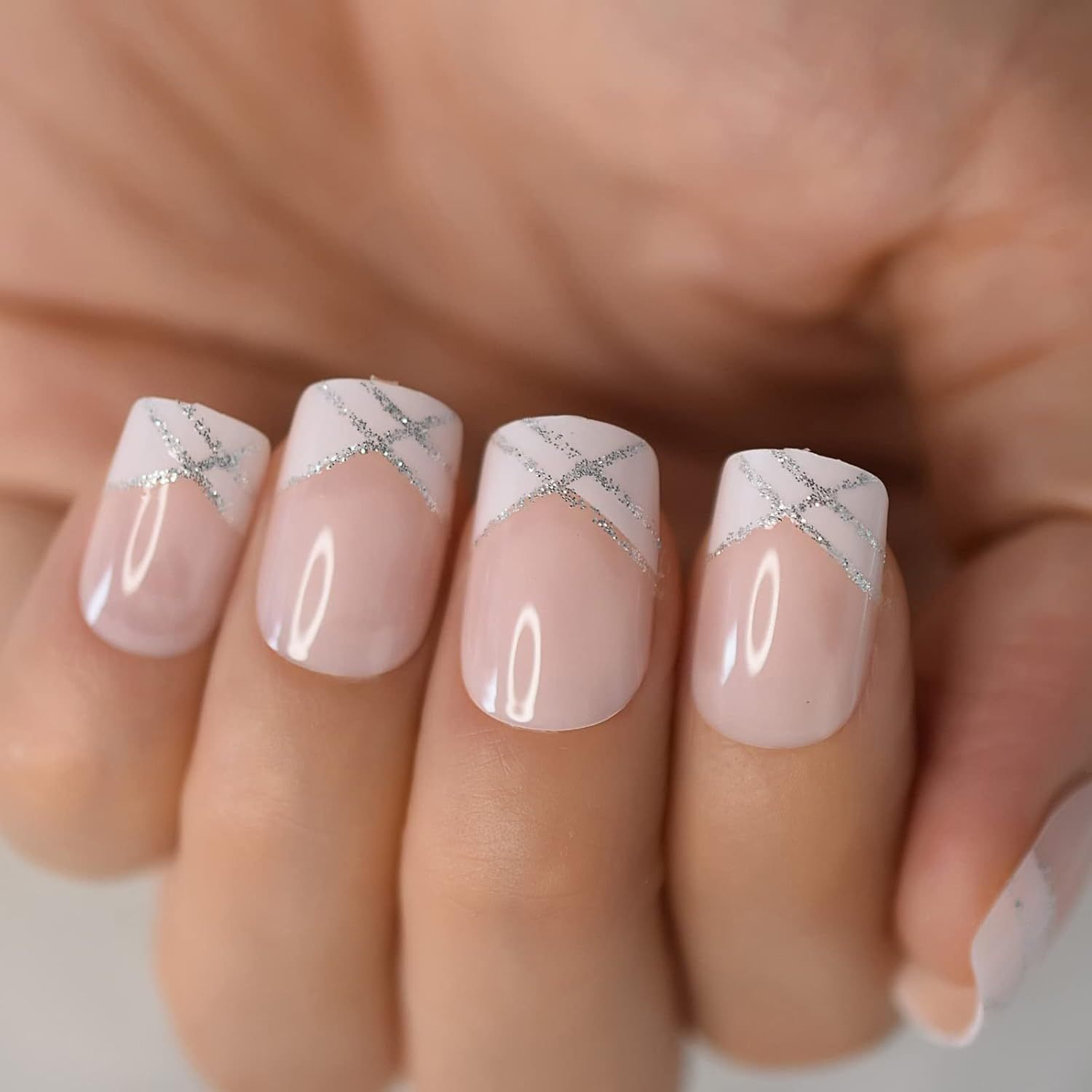 PRESS ON NAILS - X MARKS THE SPOT