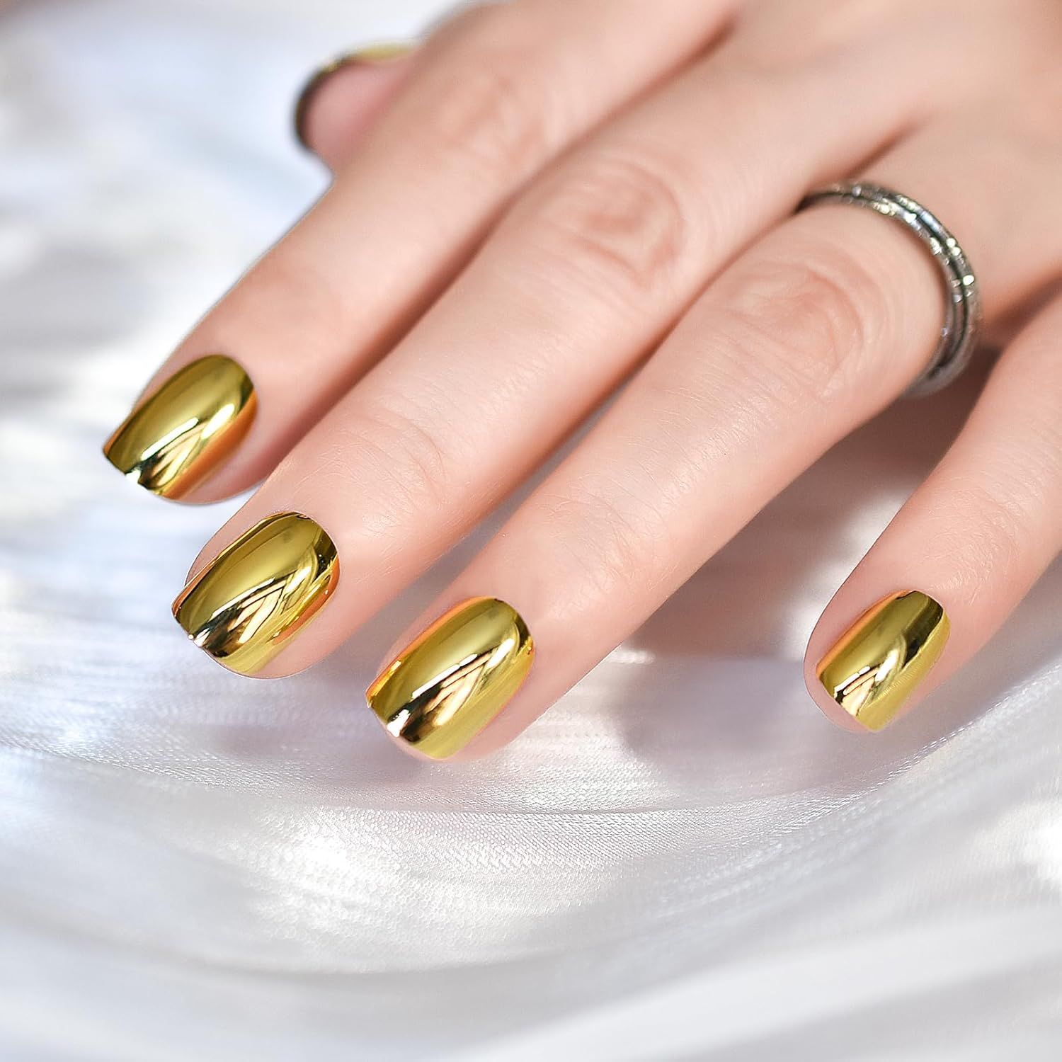 PRESS ON NAILS - METALLIC GOLD IMPRESSIONS