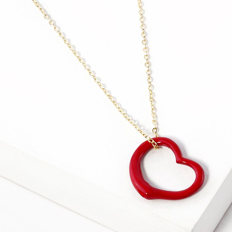 Metal Heart Cut out Pendant Necklace - RED