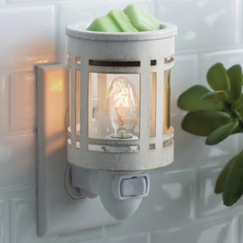 PLUGGABLE WARMER - WHITE MISSION LANTERN with EDISON BULB