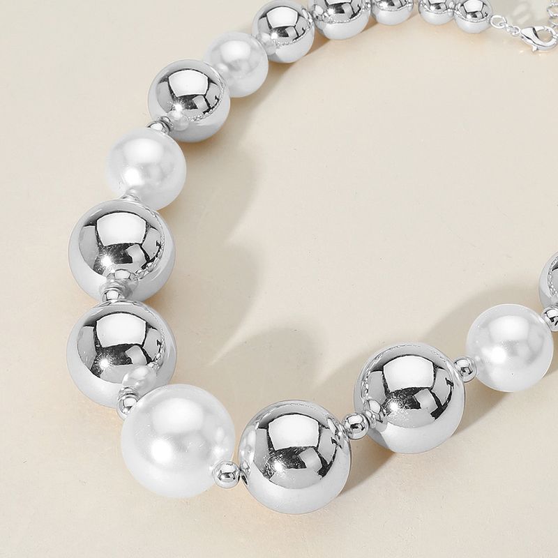 Chunky Metal Ball Pearl Beaded Necklace - SILVER/PEARL