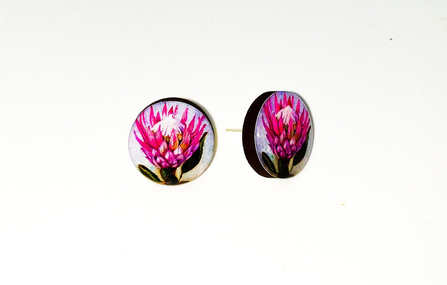 Dome stud earrings: Pink Protea