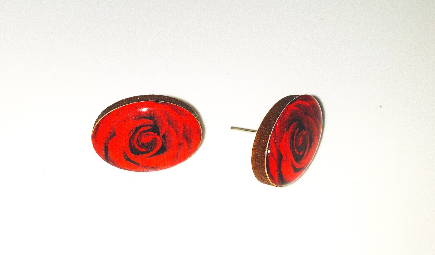 Dome stud earrings: Red rose